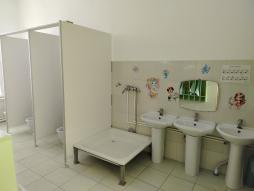 туалетная комната младшей группы